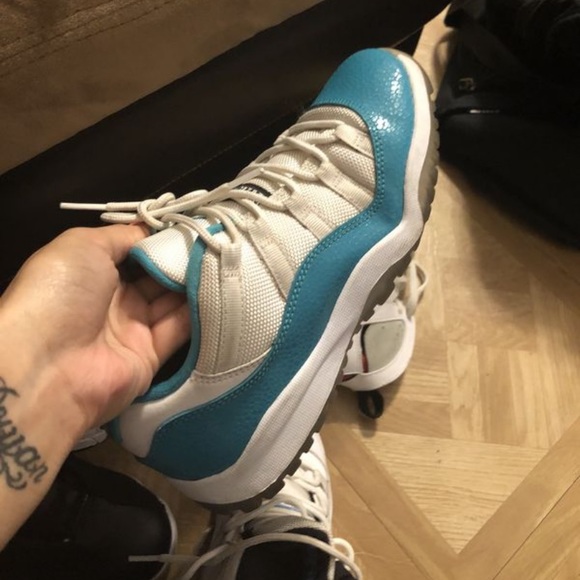 aqua 11s